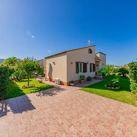Rentopolis Selly Villas Willa